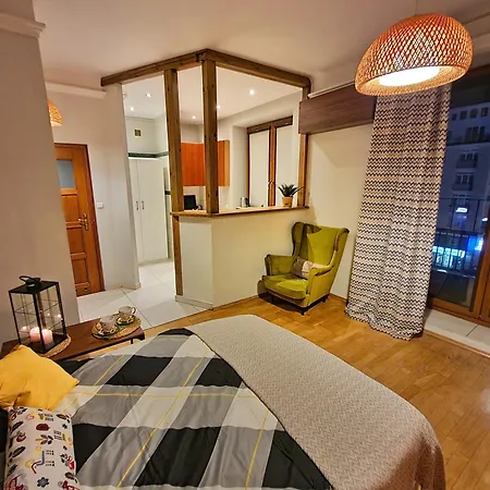 Center View *